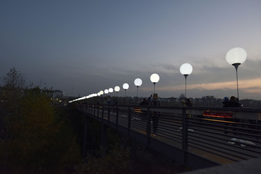 Lichtmauer aus Ballons, Berlin