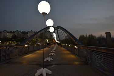 Lichtmauer aus Ballons, Berlin