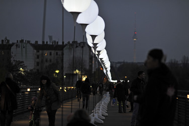 Lichtmauer aus Ballons, Berlin
