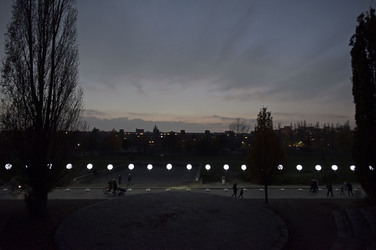 Lichtmauer aus Ballons, Berlin