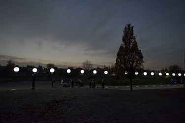 Lichtmauer aus Ballons, Berlin