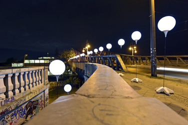 Lichtmauer aus Ballons, Berlin