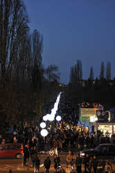Lichtmauer aus Ballons, Berlin