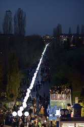 Lichtmauer aus Ballons, Berlin