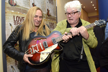 'Love Supreme - Sechs Saiten und ein Brett' Premiere, Hannover