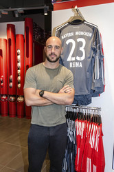 FC Bayern München Fan Shop Opening, Berlin