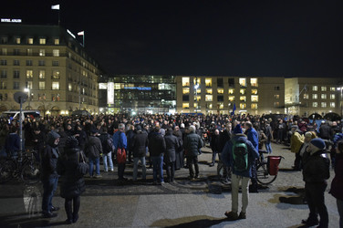 Mahnwache am Pariser Platz, Berlin
