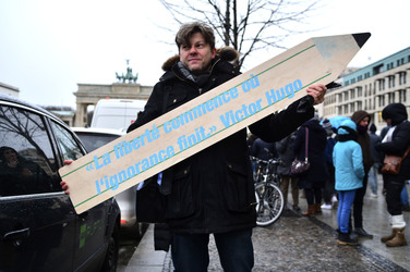 Mahnwache für die Pariser Terroropfer, Berlin