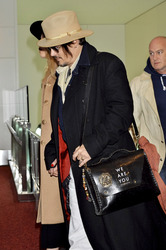Ankunft von Johnny Depp und Amber Heard in Tokio