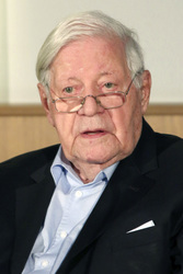 Verleihung des Gustav-Stresemann-Preises an Bundeskanzler a.D. Helmut Schmidt, Hamburg