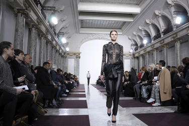 Yiqing Yin Fashion Show, Haute Couture Fashion Week Paris