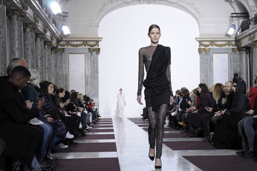 Yiqing Yin Fashion Show, Haute Couture Fashion Week Paris