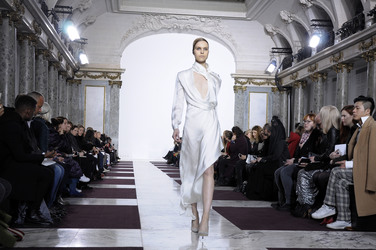 Yiqing Yin Fashion Show, Haute Couture Fashion Week Paris