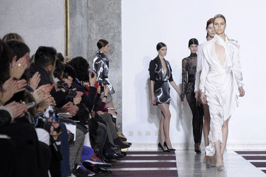 Yiqing Yin Fashion Show, Haute Couture Fashion Week Paris