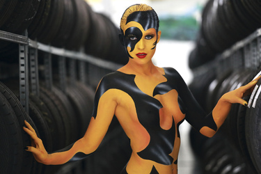Body Painting zur Opel-Präsentation, Salzkotten