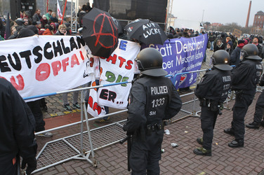 Demonstration gegen den 3. Bundesparteitag der AfD, Bremen