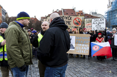 Gegendemo zur Demonstration gegen Islamisierung, Prag