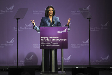 Michelle Obama besucht High School, New York