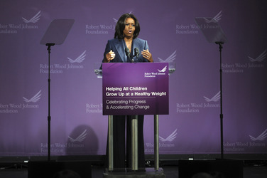 Michelle Obama besucht High School, New York