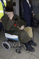 Anlunft von Christopher Lee in Berlin Tegel