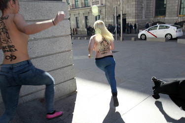 Femen Demo gegen Polizeistaatgesetz, Madrid