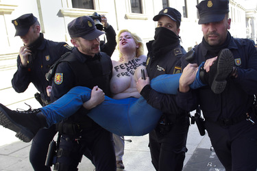 Femen Demo gegen Polizeistaatgesetz, Madrid