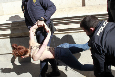 Femen Demo gegen Polizeistaatgesetz, Madrid