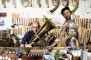 WORKING ART: Metallblasinstrumentenmacher / Brass Wind Instrument Maker Body Painting