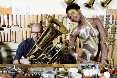 WORKING ART: Metallblasinstrumentenmacher / Brass Wind Instrument Maker Body Painting