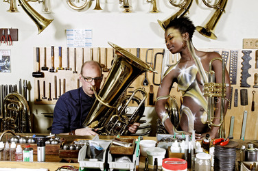 WORKING ART: Metallblasinstrumentenmacher / Brass Wind Instrument Maker Body Painting
