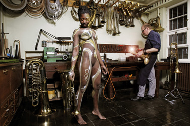 WORKING ART: Metallblasinstrumentenmacher / Brass Wind Instrument Maker Body Painting