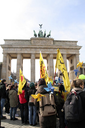 Kazaguruma-Demo zum 4. Jahrestag von Fukushima, Berlin