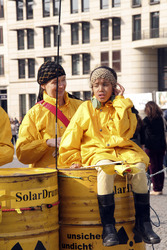 Kazaguruma-Demo zum 4. Jahrestag von Fukushima, Berlin
