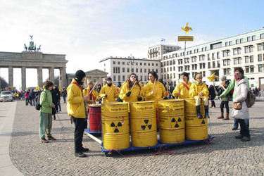 Kazaguruma-Demo zum 4. Jahrestag von Fukushima, Berlin