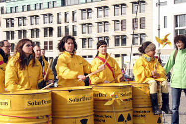 Kazaguruma-Demo zum 4. Jahrestag von Fukushima, Berlin