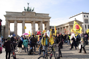 Kazaguruma-Demo zum 4. Jahrestag von Fukushima, Berlin