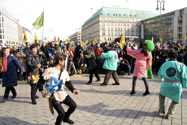 Kazaguruma-Demo zum 4. Jahrestag von Fukushima, Berlin