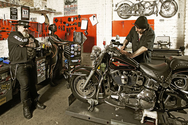 WORKING ART: Zweiradmechaniker / Motorcycle Mechanic