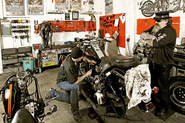 WORKING ART: Zweiradmechaniker / Motorcycle Mechanic