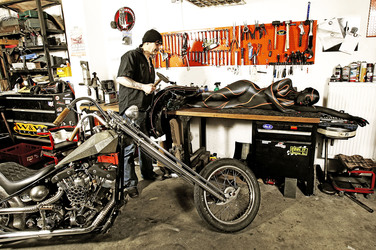 WORKING ART: Zweiradmechaniker / Motorcycle Mechanic