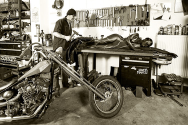 WORKING ART: Zweiradmechaniker / Motorcycle Mechanic