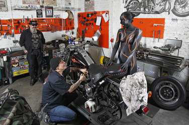 WORKING ART: Zweiradmechaniker / Motorcycle Mechanic