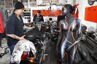 WORKING ART: Zweiradmechaniker / Motorcycle Mechanic