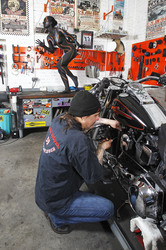 WORKING ART: Zweiradmechaniker / Motorcycle Mechanic