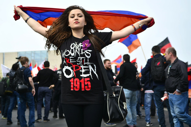 Armenier demonstrieiren in Berlin