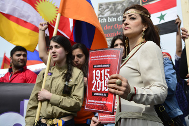Armenier demonstrieiren in Berlin