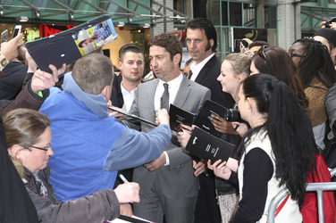 Gerard Butler im Douglas Store, Hamburg