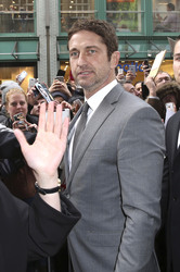 Gerard Butler im Douglas Store, Hamburg