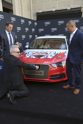 Jean Paul Gaultier Präsentiert den Life Ball Audi in Wien