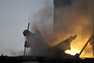 Feuerwehr bei Löscharbeiten in Berlin